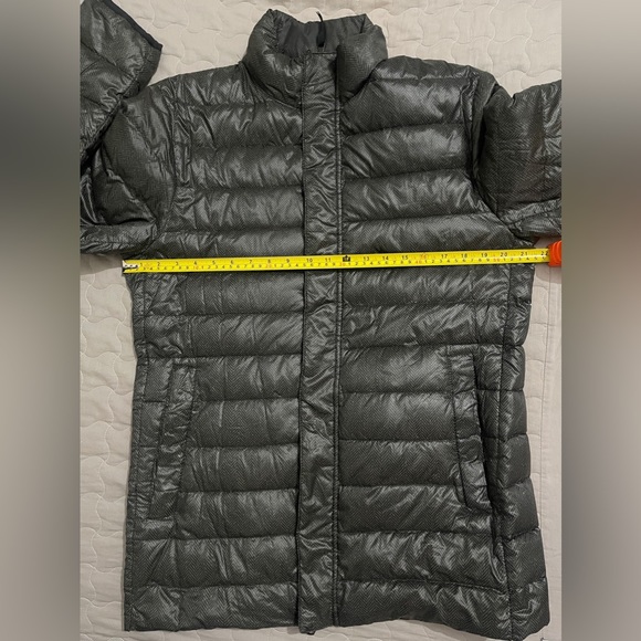 UniQlo Ultra Light DOWN FEATHER(50gram weight total) - Picture 15 of 16